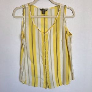 Tommy Bahama sleeveless blouse/top. B-1